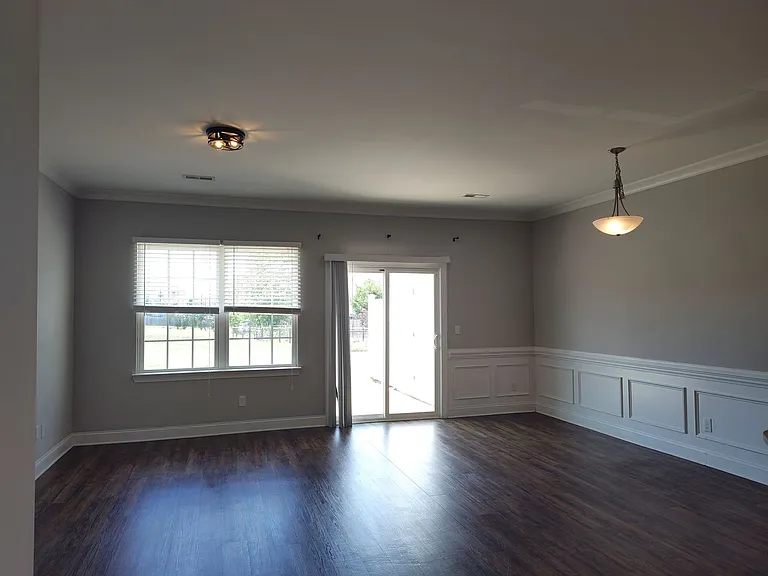 321 Halton Crossing Dr SW — Photo 8