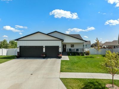 1620 Woodlands Way SE, Minot, ND, 58701