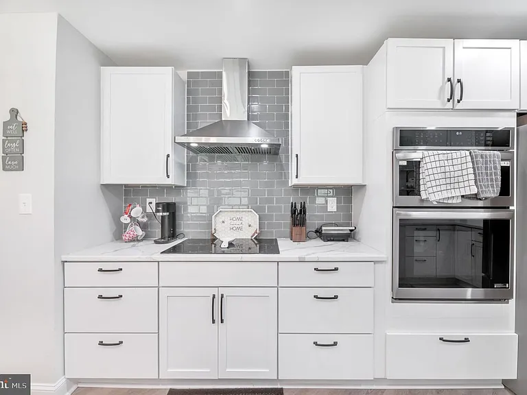 8812 Church Field Ln — Photo 4