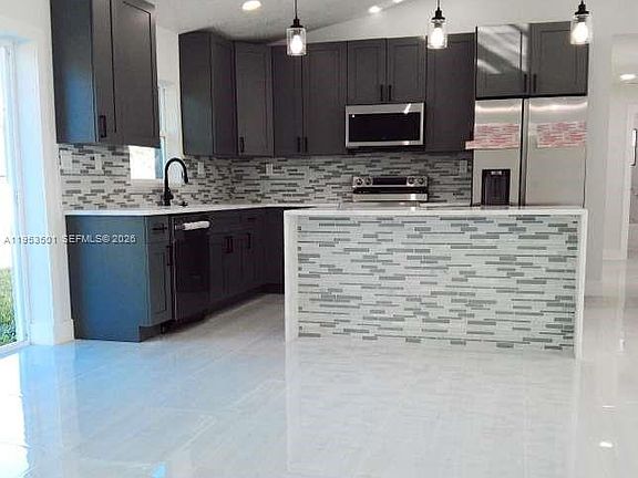 4th image of 4115 El Rado Ave