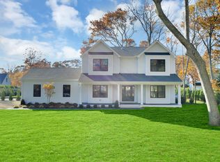 2670 Stanley Rd, Mattituck, NY 11952