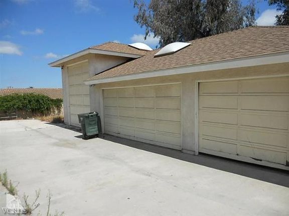 2nd image of 52 Loma Dr