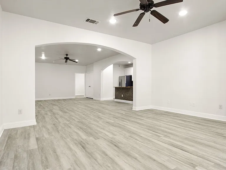 3138 Rogers Ave — Photo 12