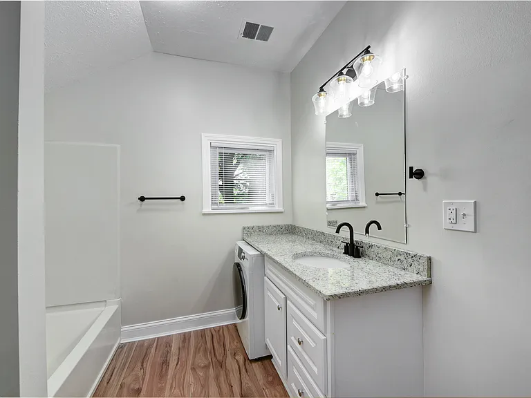 1603 Newman Ave #UP — Photo 8