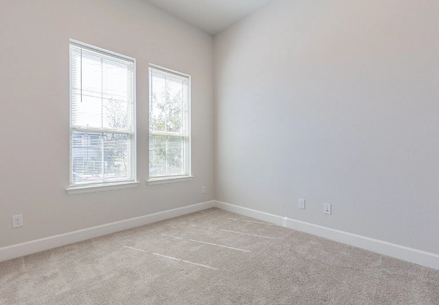 3 bed, 2.0 bath, 2103 sqft, $2,950 — Photo 4