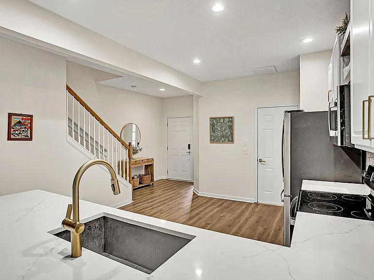 13255 Stone Pond Dr — Photo 4