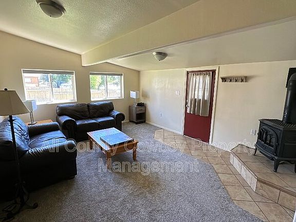 4th image of 868 N 14th St