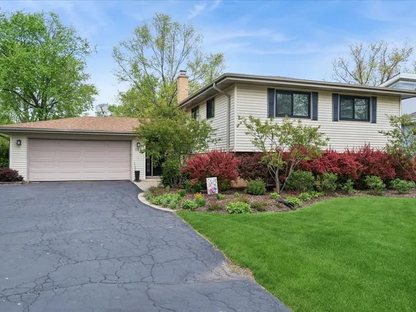 122 Mulberry Rd, Deerfield, IL 60015