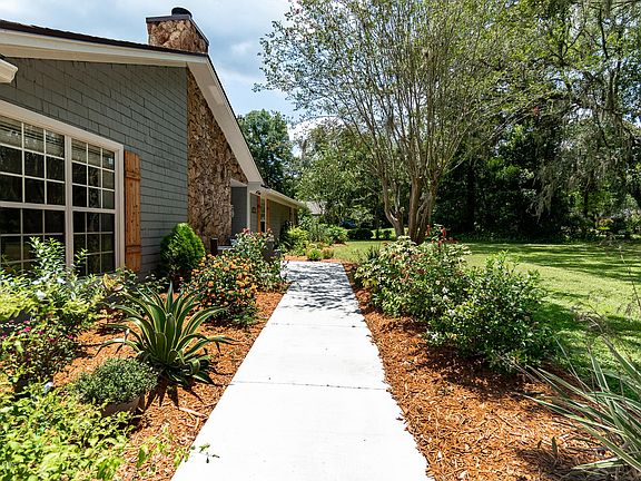 3rd image of 2491 Windwood Ln