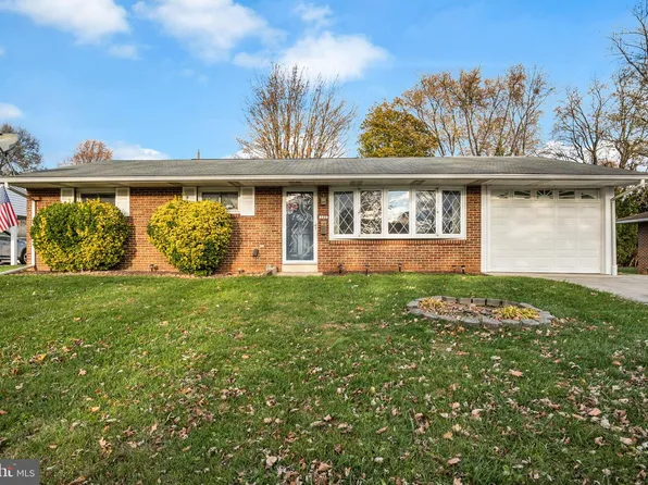 133 Winston Dr, Mechanicsburg, PA 17055