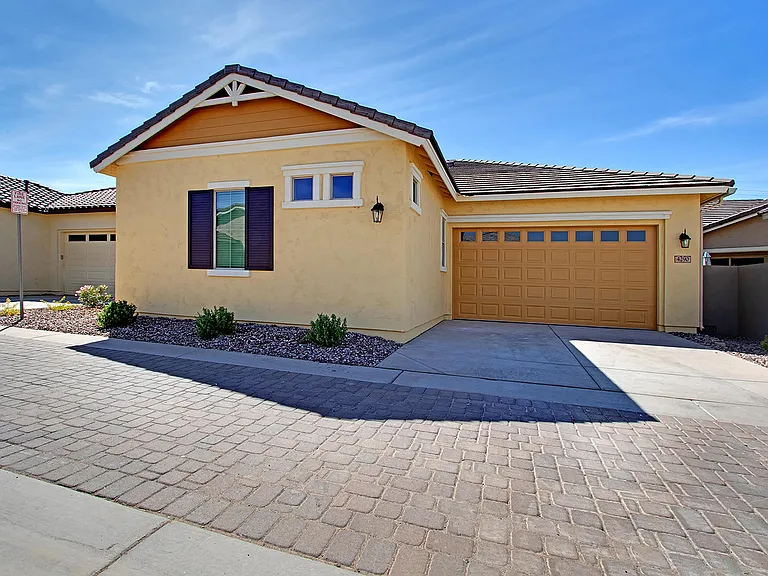 4290 E Cynthia St — Photo 32
