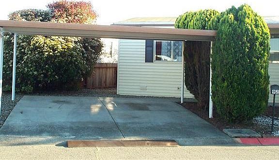 3rd image of 92 Royal Oak Ct