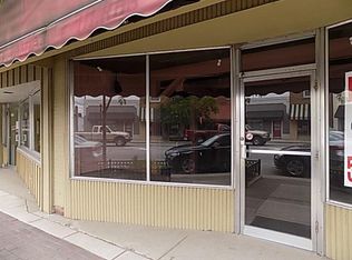 109 E Market St, Nappanee, IN 46550
