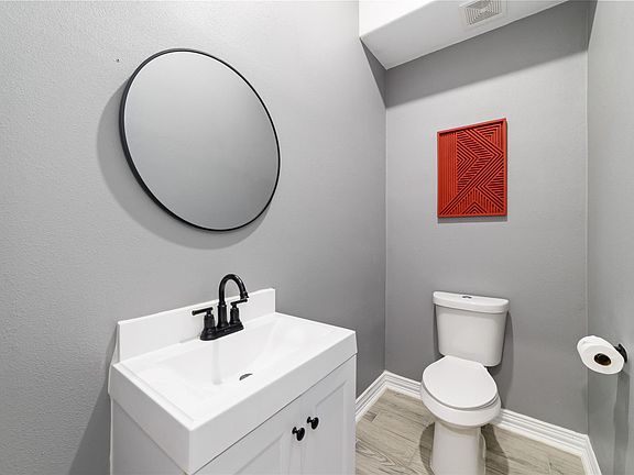 5th image of 8723 Compton St