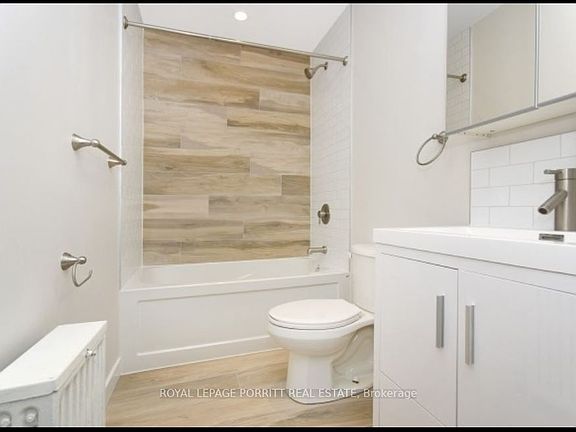 4th image of 3411 Lake Shore Blvd W #4