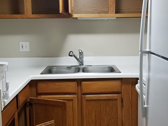5th image of 1239 E Prairie Brook Dr APT A