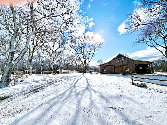 3rd image of 205 South Rd