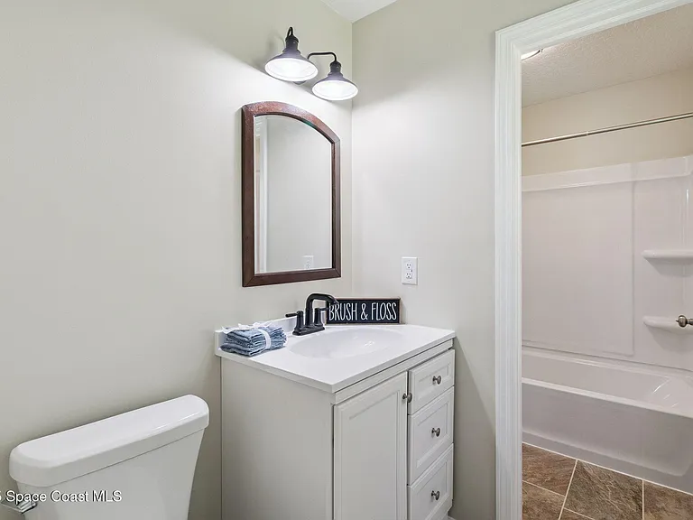 919 Quail St SE — Photo 10