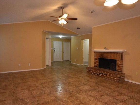 5th image of 1829 Creekside Ct