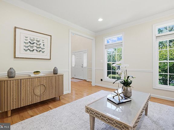 5th image of 3009 Marshall St