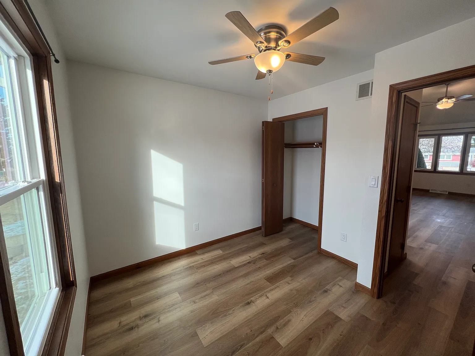 2 bed, 1.5 bath, 1000 sqft, $1,350 — Photo 4