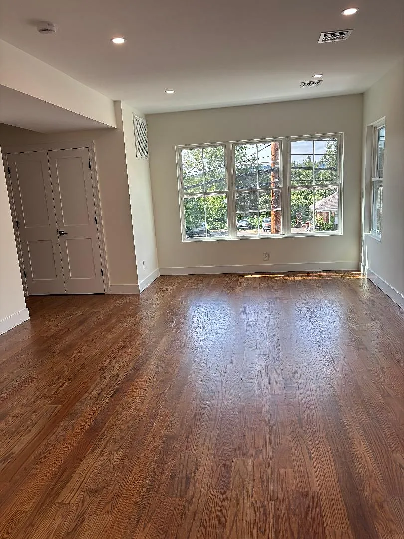 3 bed, $3,500 — Photo 1