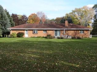 3325 Sunny View Ln, Brookfield, WI 53005