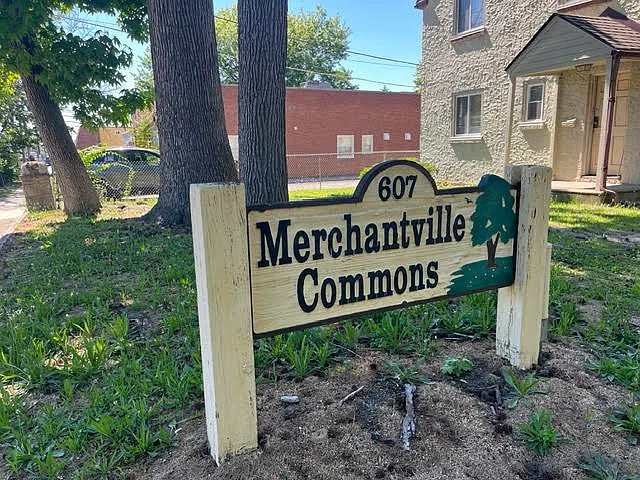 607 W Maple Ave #16