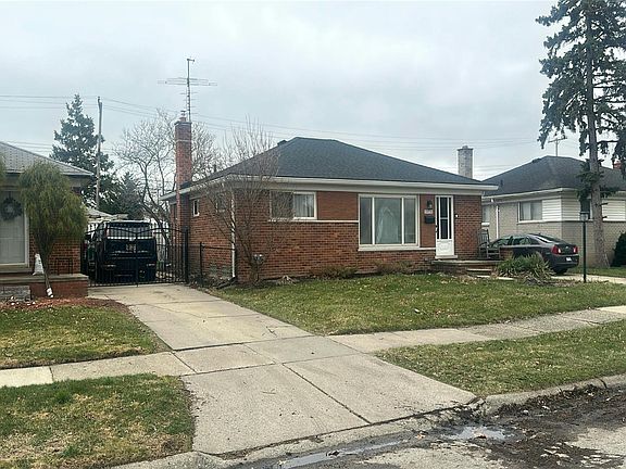 3rd image of 24914 Raven Ave