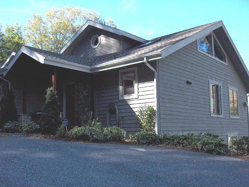 1st image of 806A The Glens Blvd