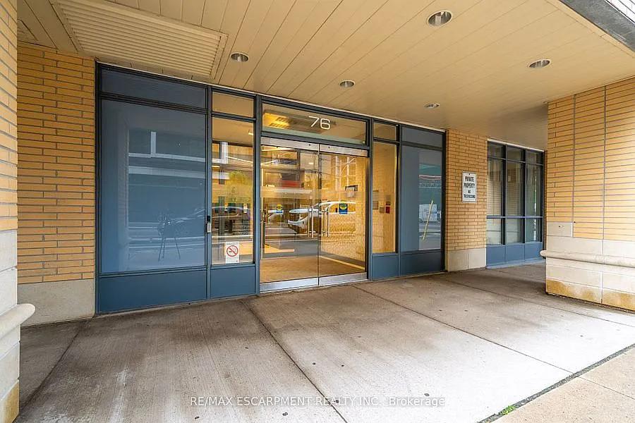 Photo 2 of 32 - 76 Shuter St #208 - Toronto, ON Building Photo - 76 Shuter St #208