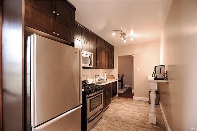 1st image of 19 Abeel St