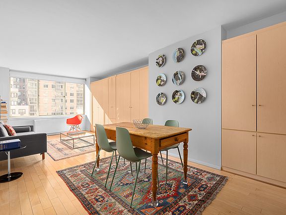 3rd image of 236 E 47th St APT 10F