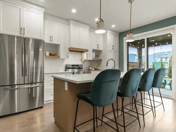 45378 Willowstream Rd, Chilliwack, BC V2R 0B9