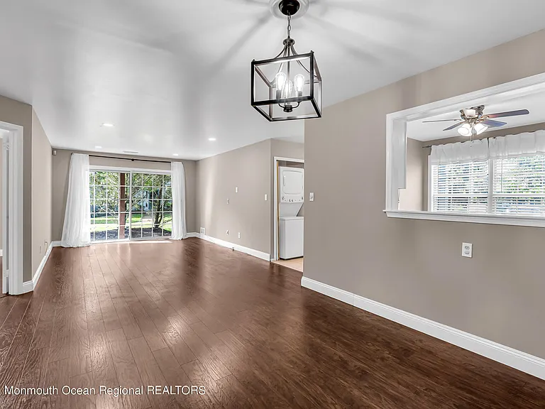 131 Wellington Ct #4-1 — Photo 13