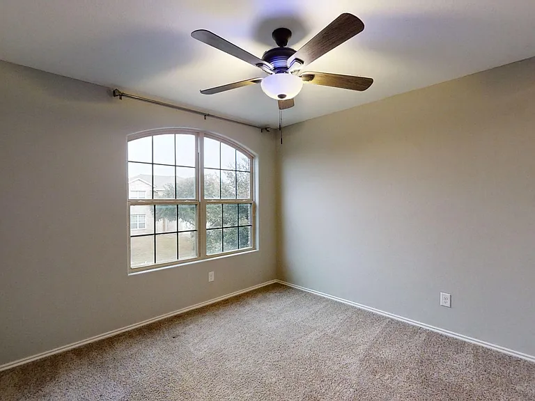 2915 Thunder Gulch — Photo 37