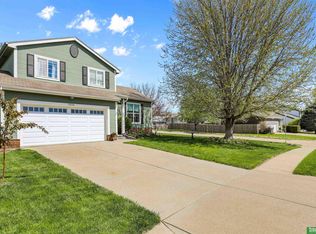 15256 Wirt St, Omaha, NE 68116