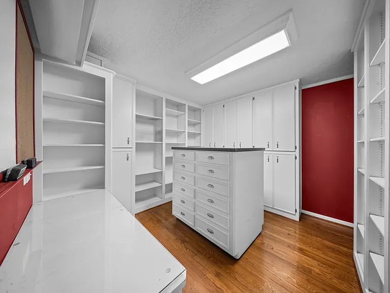 1027 Creek Bend Dr — Photo 4