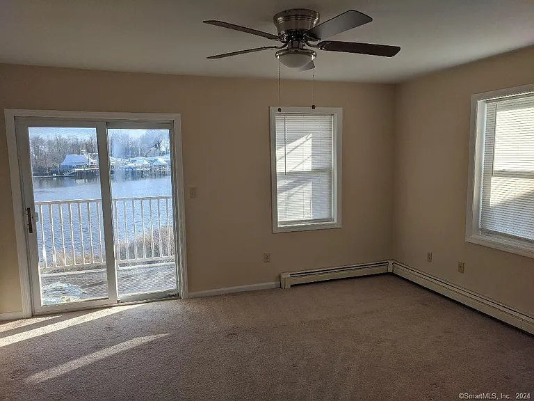 42 Ferris St — Photo 10