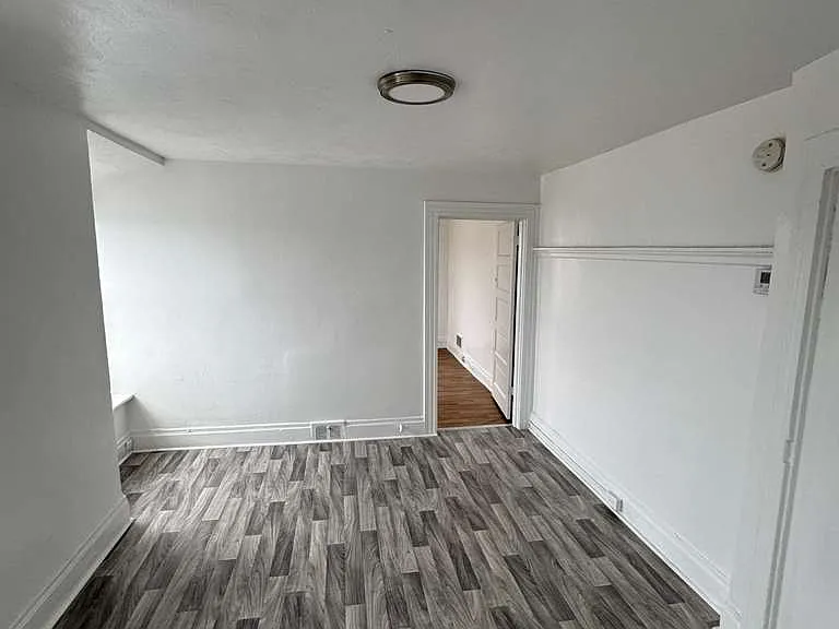 308 Bessemer Ave #3 — Photo 2