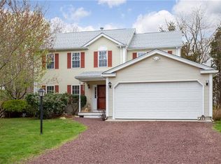 10 Secluded Dr, Narragansett, RI 02882