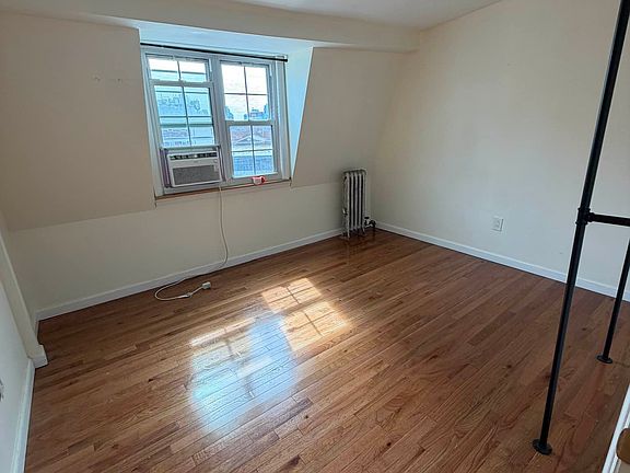 2nd image of 14-19 Astoria Blvd #3