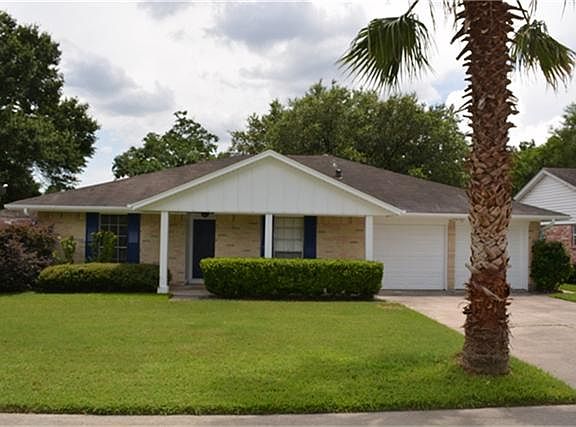 FRESH EXTERIOR PAINT!