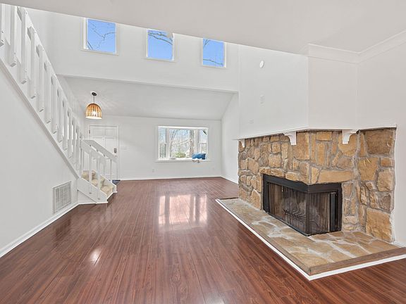 5th image of 901 Bridge Way