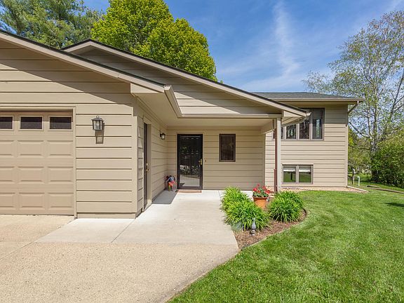 2nd image of 10545 First Timberlane Dr