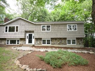 542 Hammertown Rd, Monroe, CT 06468