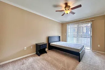 2 bed, 900 sqft, $2,200 — Photo 3