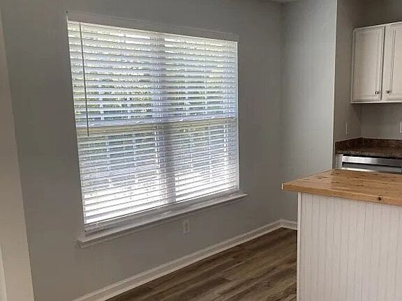 2nd image of 129 Ridgewood Cir