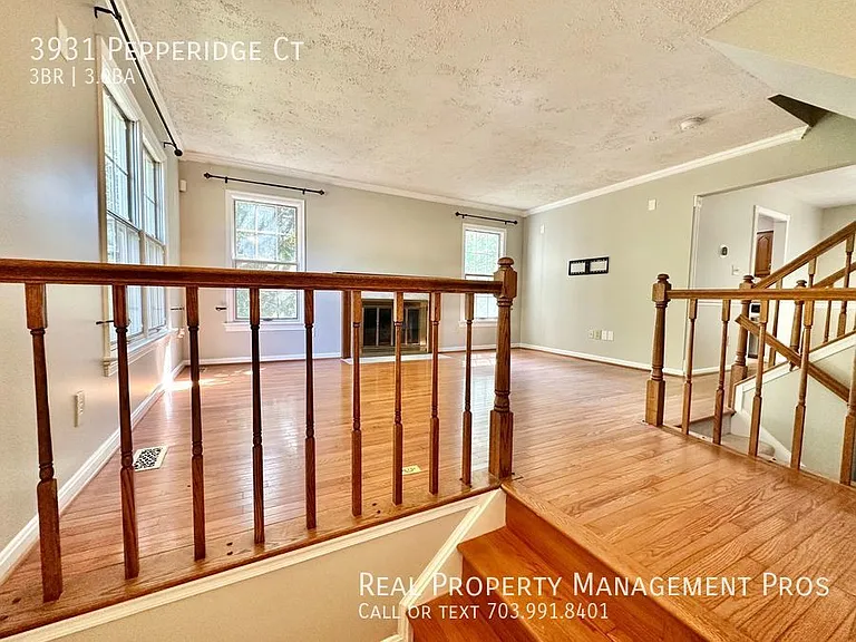 3931 Pepperidge Ct — Photo 3