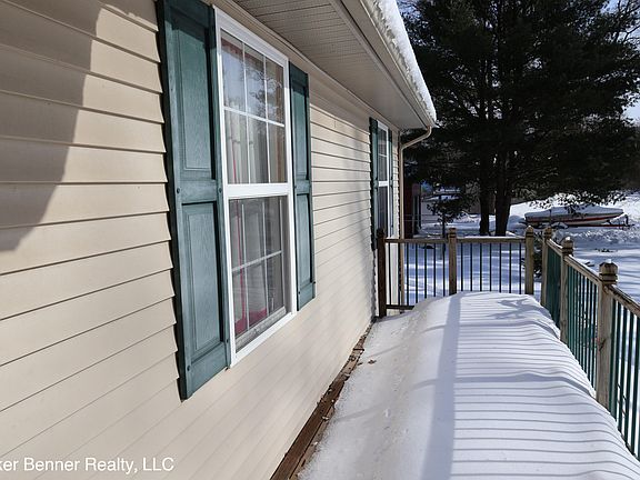 3rd image of 4122 W Duck Lake Rd